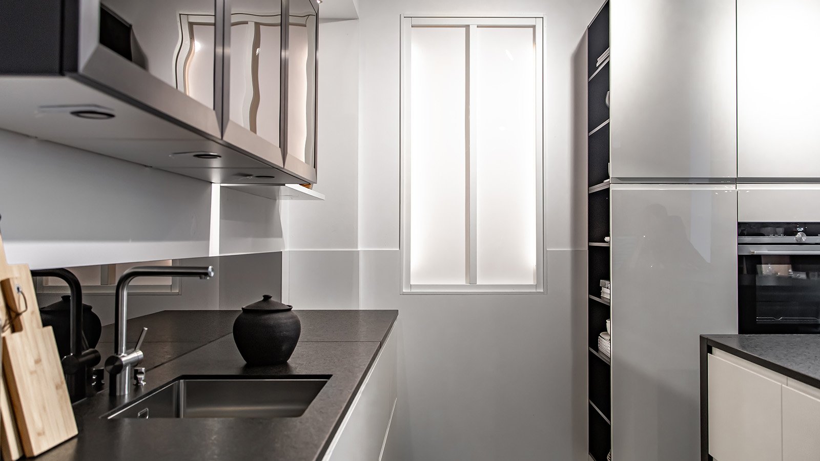 Why Choose an L Shaped Kitchen Layout? Why Choose an L Shaped Kitchen Layout?